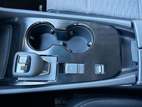 Used 2023 Nissan Rogue SV image 21