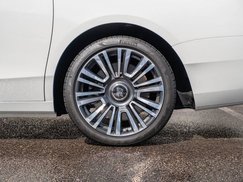 Used 2022 Rolls-Royce Ghost w/ Ghost Package image 43