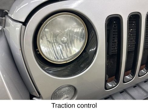 Used 2014 Jeep Wrangler Unlimited Sahara AWD/4WD image 15