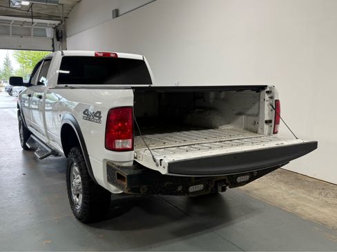 Used 2018 RAM 2500 Tradesman w/ Chrome Appearance Group AWD/4WD image 4
