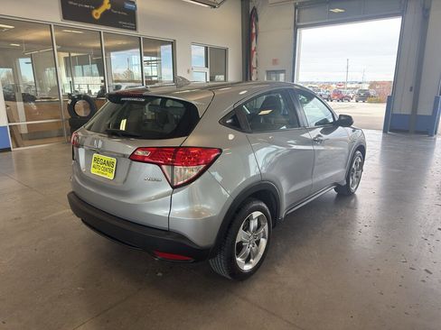 Used 2021 Honda HR-V LX image 5