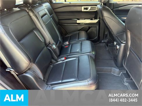 Used 2021 Ford Explorer XLT RWD image 17