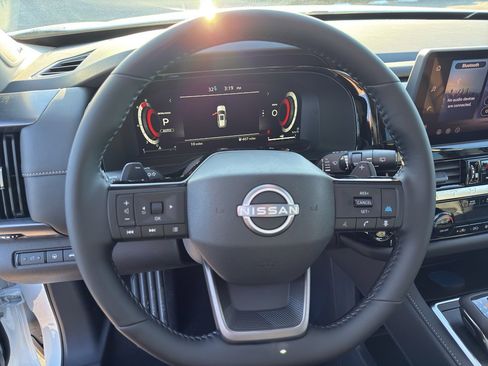 New 2026 Nissan Pathfinder SL image 16