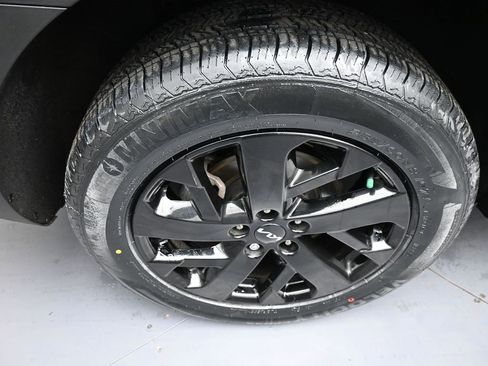 Certified 2023 Kia Sorento S w/ Panoramic Sunroof Package image 12