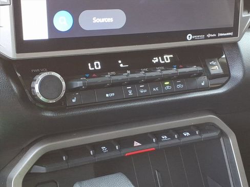 Used 2022 Toyota Tundra SR5 w/ SR5 Premium Package AWD/4WD image 31