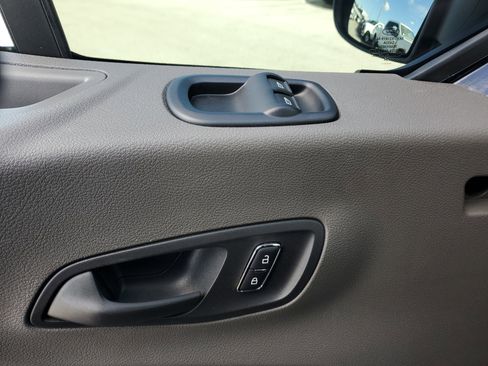 Used 2024 Ford Transit 350 XLT image 28