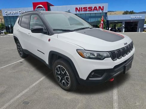 Used 2024 Jeep Compass Trailhawk image 5