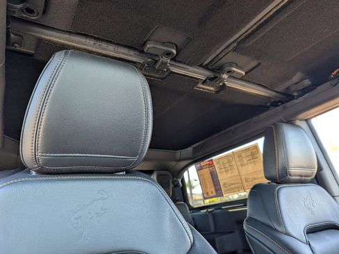 Used 2023 Ford Bronco Badlands image 3