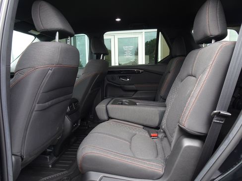 Used 2026 Honda Pilot Sport image 15