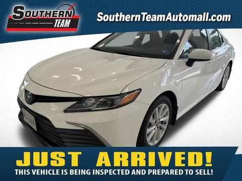 Used 2022 Toyota Camry LE FWD image 1