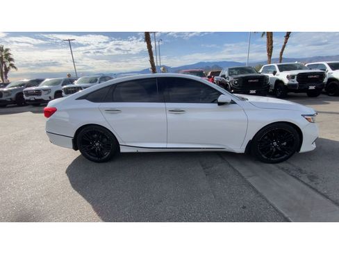 Used 2022 Honda Accord Touring image 9