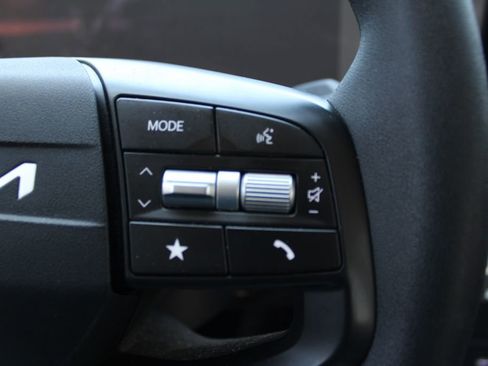 Used 2025 Kia K4 FWD image 19