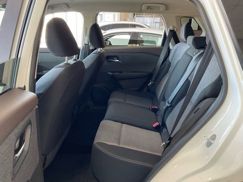 Used 2023 Nissan Rogue SV image 22