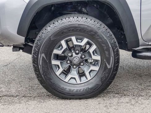 Used 2017 Toyota Tacoma TRD Off-Road w/ Tow Package image 10