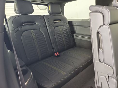 Used 2025 Rivian R1S Adventure AWD/4WD image 25