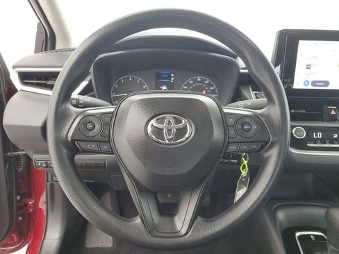 Used 2025 Toyota Corolla LE FWD image 19