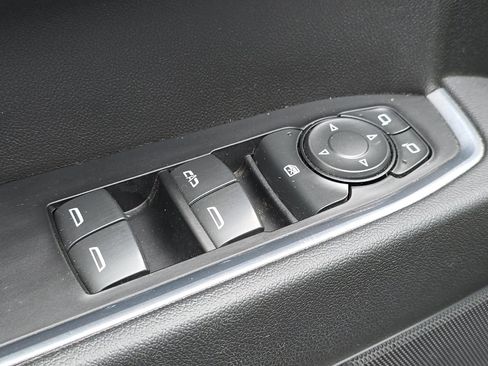 Used 2022 Chevrolet Silverado 1500 LT w/ Z71 Off-Road Package image 11