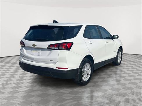 Used 2023 Chevrolet Equinox LS image 5