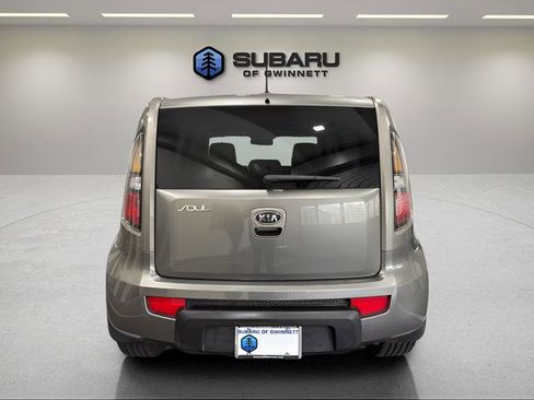 Used 2010 Kia Soul ! FWD image 4