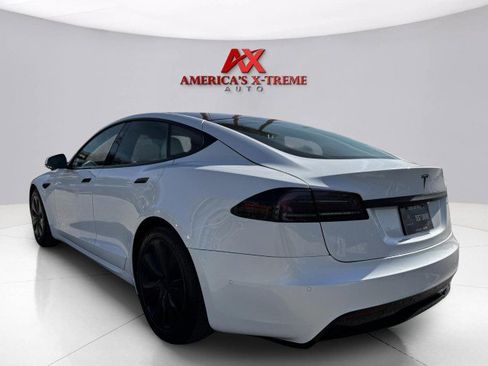 Used 2022 Tesla Model S Plaid image 3