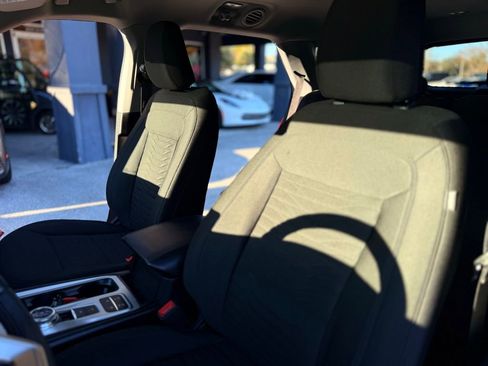 Used 2021 Ford Explorer XLT image 25