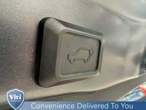 Used 2019 Toyota RAV4 Limited image 25