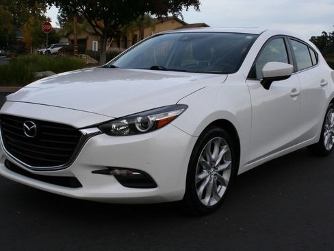 Used 2018 MAZDA MAZDA3 Touring image 8
