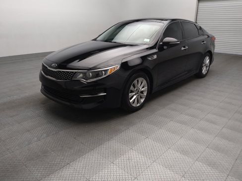 Used 2017 Kia Optima EX w/ Premium Package FWD image 11