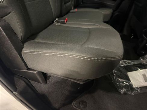 Certified 2025 RAM 2500 Big Horn AWD/4WD image 17