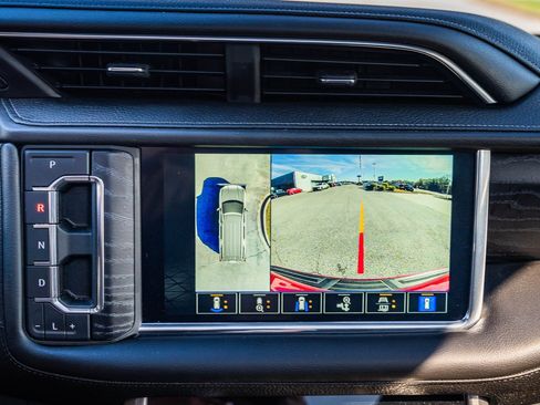 Used 2023 GMC Yukon Denali image 35