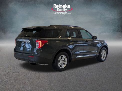 Used 2023 Ford Explorer XLT image 5