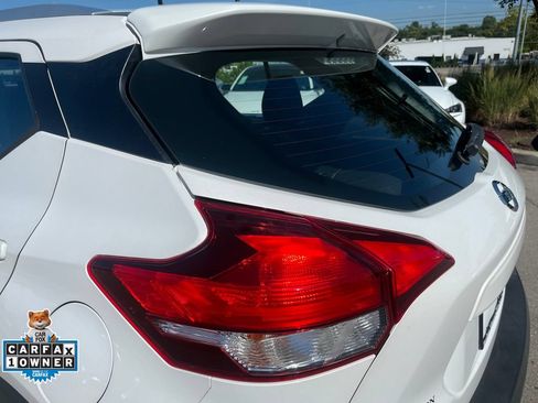 Used 2019 Nissan Kicks SR w/ SR Premium Package FWD image 39
