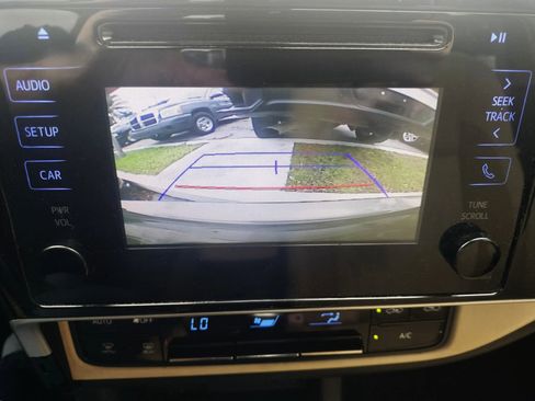 Used 2017 Toyota Corolla LE image 28