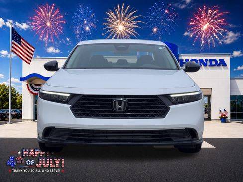 Used 2025 Honda Accord SE image 6
