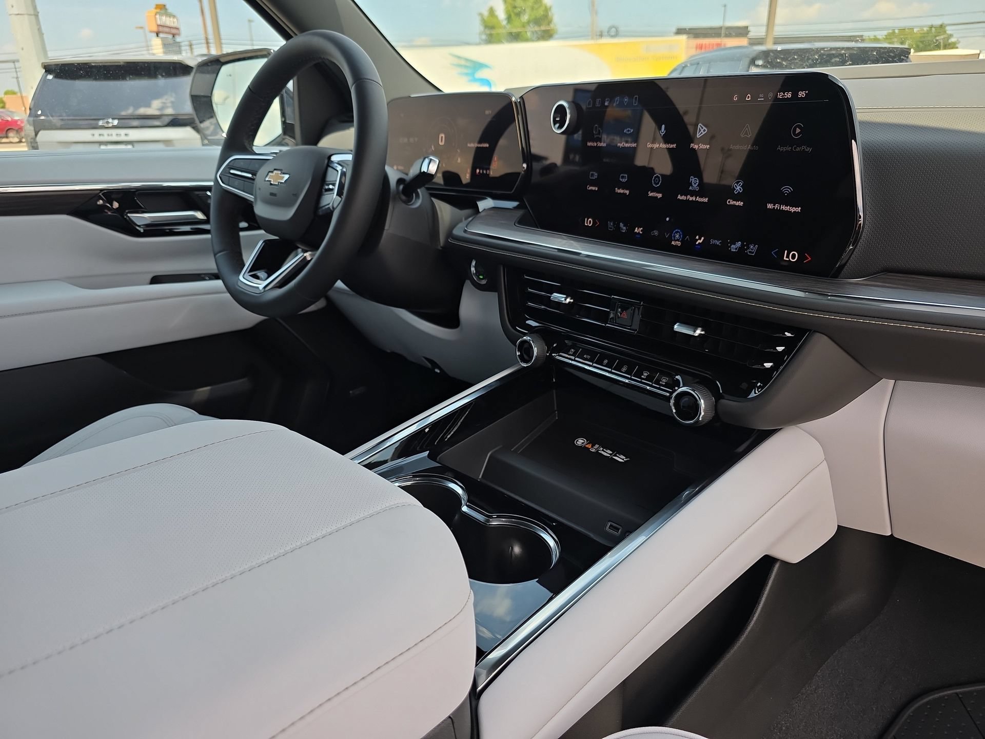 New 2026 Chevrolet Tahoe Premier w/ Sun And Tow Package AWD/4WD image 18