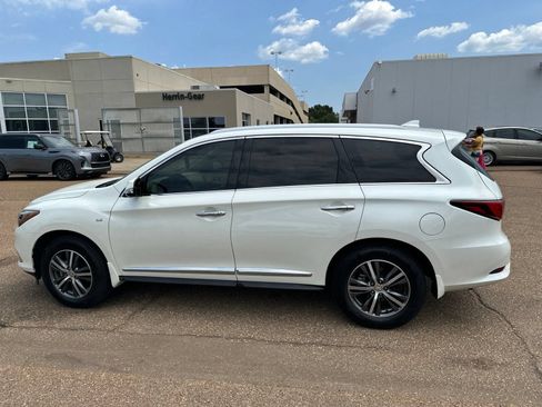 Used 2020 INFINITI QX60 Luxe w/ Essential Package FWD image 9