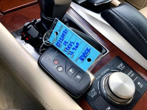 Used 2014 Lexus LS 460 w/ Ultra Luxury Package image 14