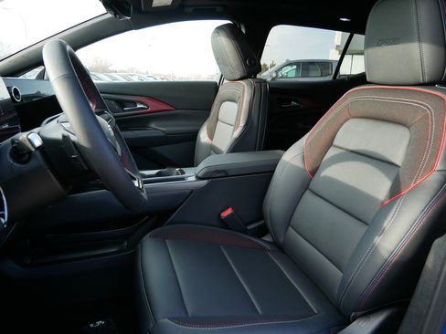 New 2026 Chevrolet Equinox EV RS image 4