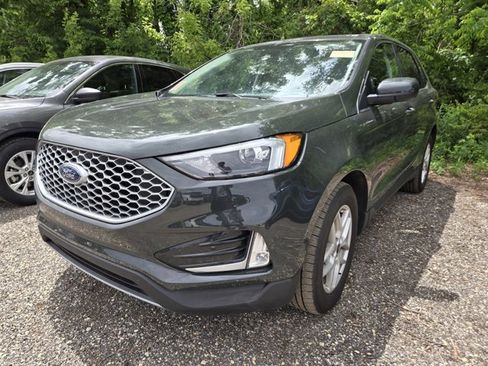 Used 2024 Ford Edge SEL w/ Convenience Package AWD/4WD image 2
