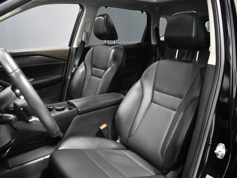 Used 2022 Nissan Rogue SV w/ SV Premium Package image 5