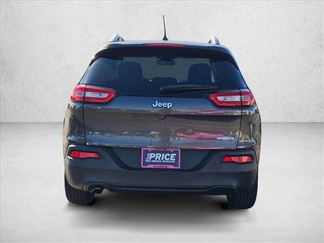 Used 2018 Jeep Cherokee Latitude Plus FWD image 6