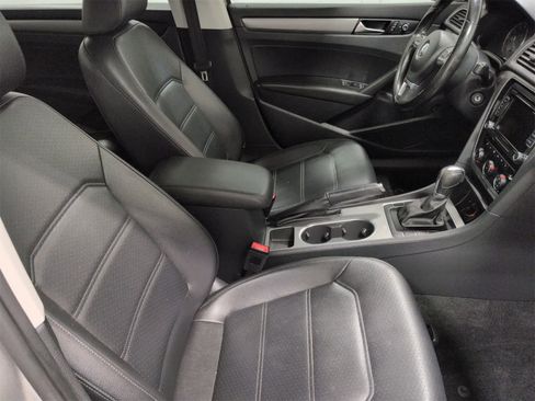 Used 2014 Volkswagen Passat 1.8T SE image 24