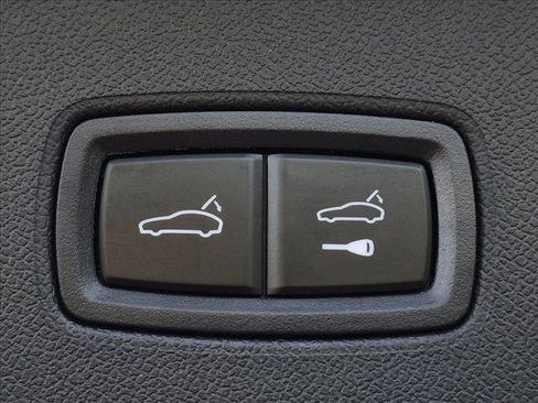 Used 2026 Porsche Cayenne AWD/4WD image 17