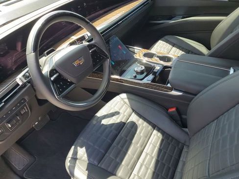 New 2026 Cadillac Escalade ESV Platinum Sport w/ LPO, ONYX Package AWD/4WD image 11