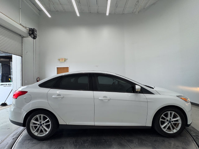 Used 2015 Ford Focus SE FWD image 33