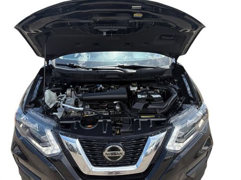Used 2018 Nissan Rogue SV AWD/4WD image 18