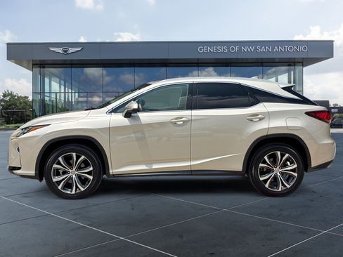 Used 2017 Lexus RX 350 FWD w/ Premium Package image 2