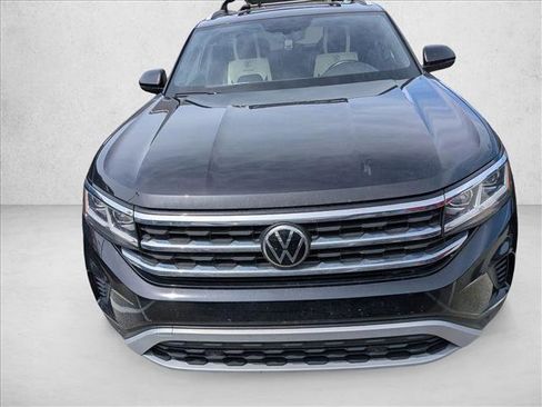 Used 2021 Volkswagen Atlas Cross Sport SE w/ Panoramic Sunroof Package AWD/4WD image 2