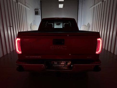 Used 2018 GMC Sierra 1500 SLT AWD/4WD image 9