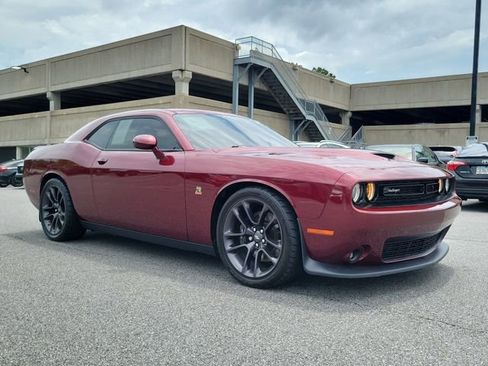Used 2022 Dodge Challenger R/T Scat Pack w/ Driver Convenience Group RWD image 3